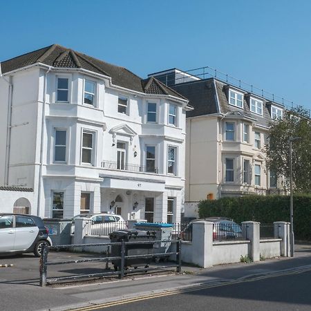 Bournemouth Beachfront Retreat 3 Bedroom 3 Bathroom Seaside B&B With Free Parking Екстериор снимка
