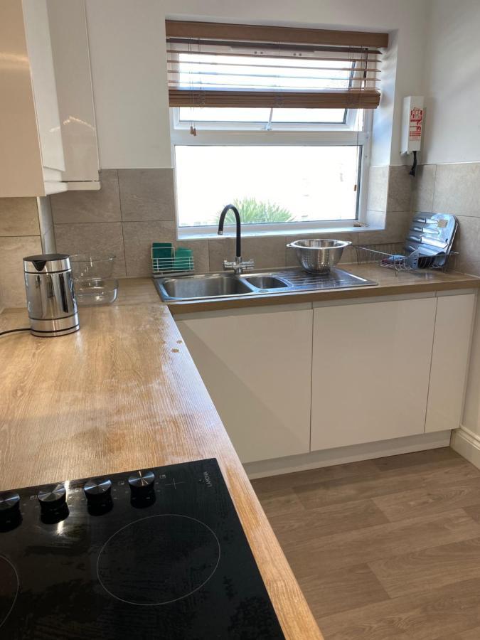 Bournemouth Beachfront Retreat 3 Bedroom 3 Bathroom Seaside B&B With Free Parking Екстериор снимка