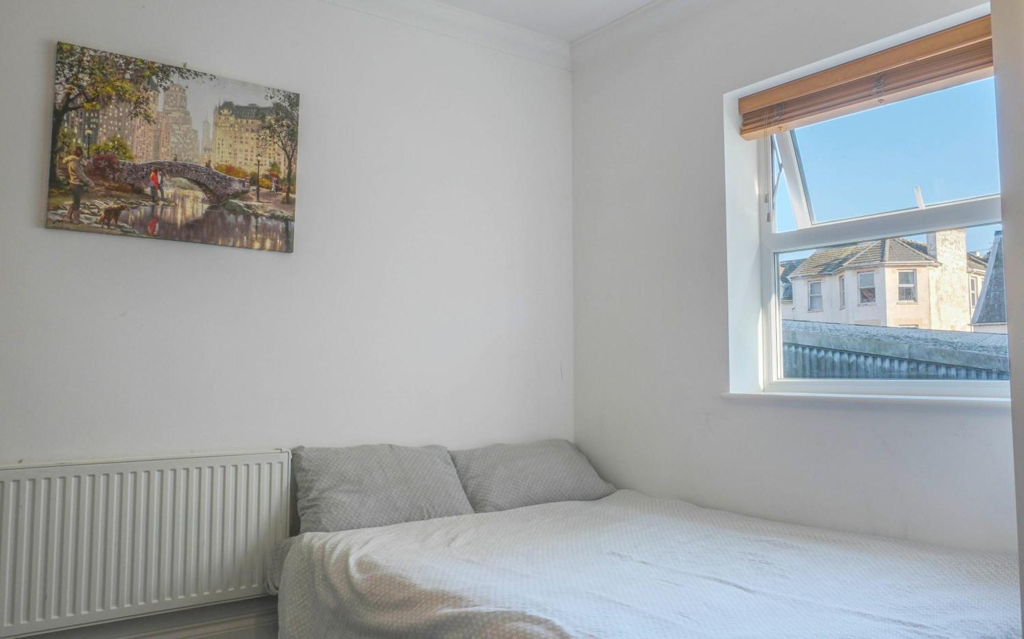 Bournemouth Beachfront Retreat 3 Bedroom 3 Bathroom Seaside B&B With Free Parking Екстериор снимка