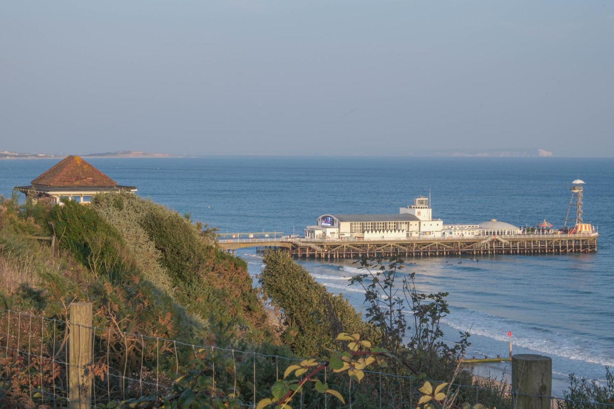Bournemouth Beachfront Retreat 3 Bedroom 3 Bathroom Seaside B&B With Free Parking Екстериор снимка