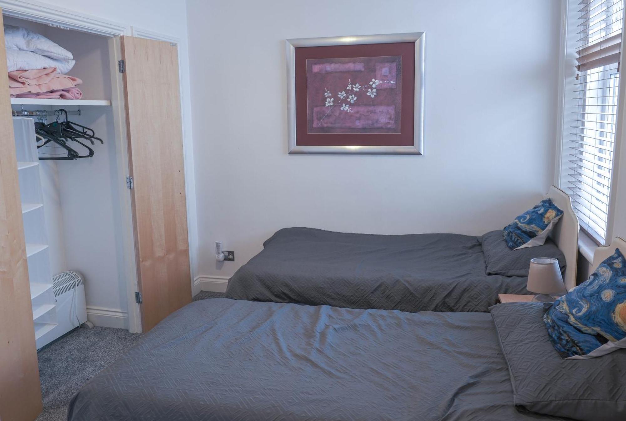 Bournemouth Beachfront Retreat 3 Bedroom 3 Bathroom Seaside B&B With Free Parking Екстериор снимка