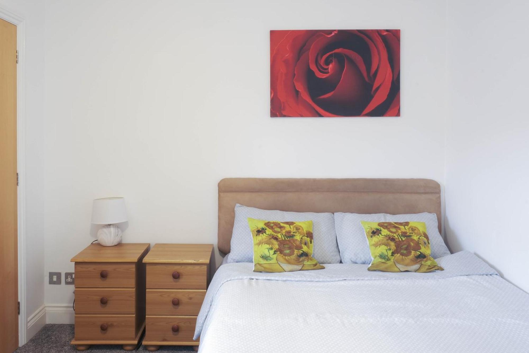 Bournemouth Beachfront Retreat 3 Bedroom 3 Bathroom Seaside B&B With Free Parking Екстериор снимка