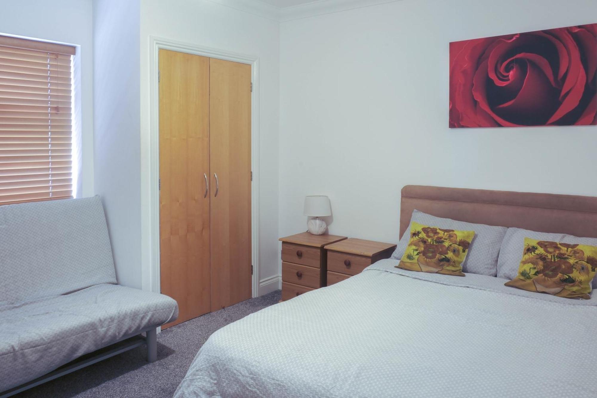 Bournemouth Beachfront Retreat 3 Bedroom 3 Bathroom Seaside B&B With Free Parking Екстериор снимка