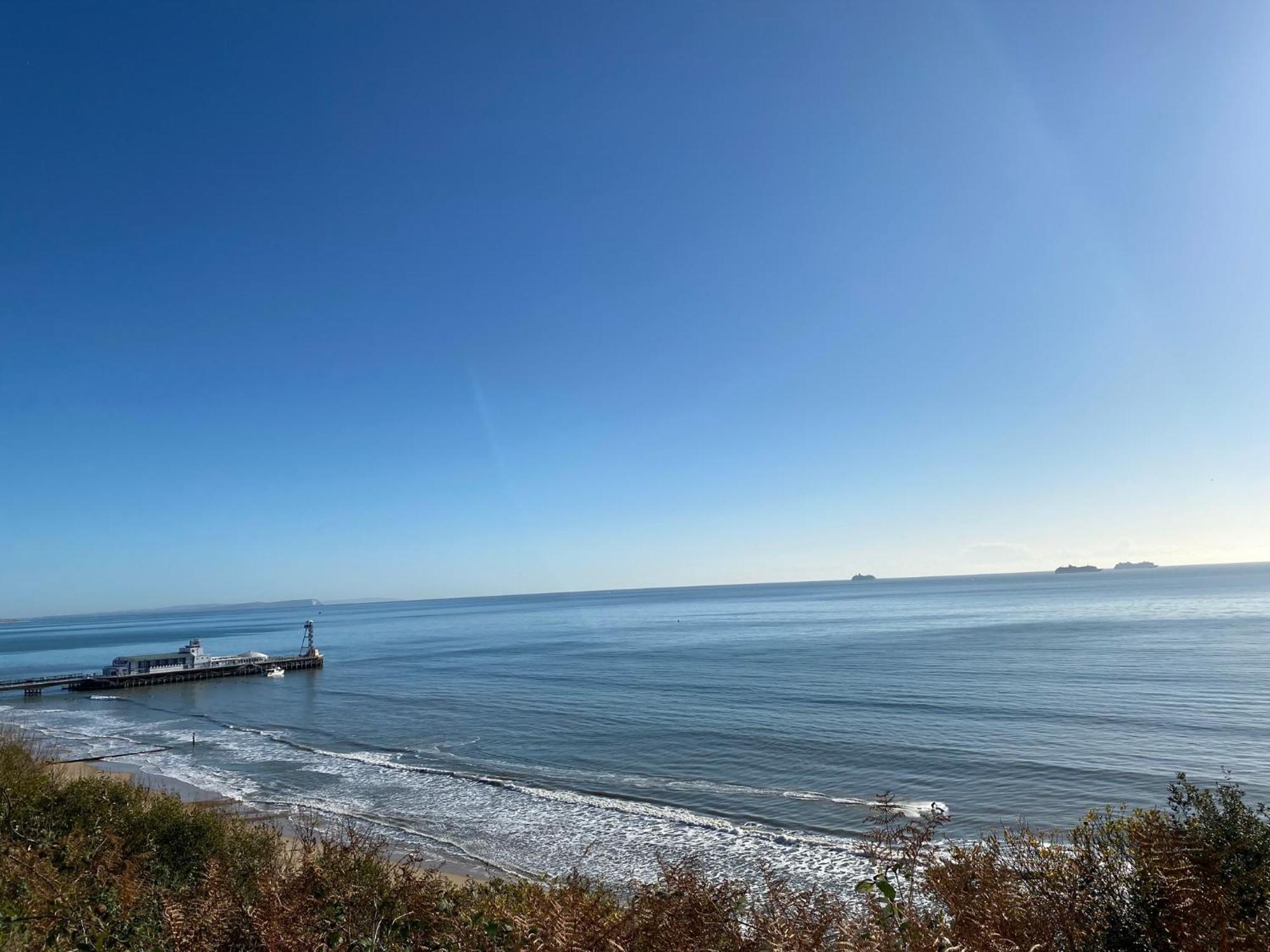 Bournemouth Beachfront Retreat 3 Bedroom 3 Bathroom Seaside B&B With Free Parking Екстериор снимка